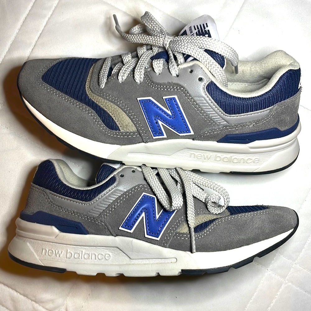 New Balance 997H Men’s 4.5 Women’s 6.5